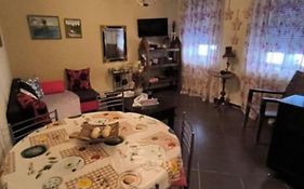 Cozy Apartment Alexandros Near Aqueduct